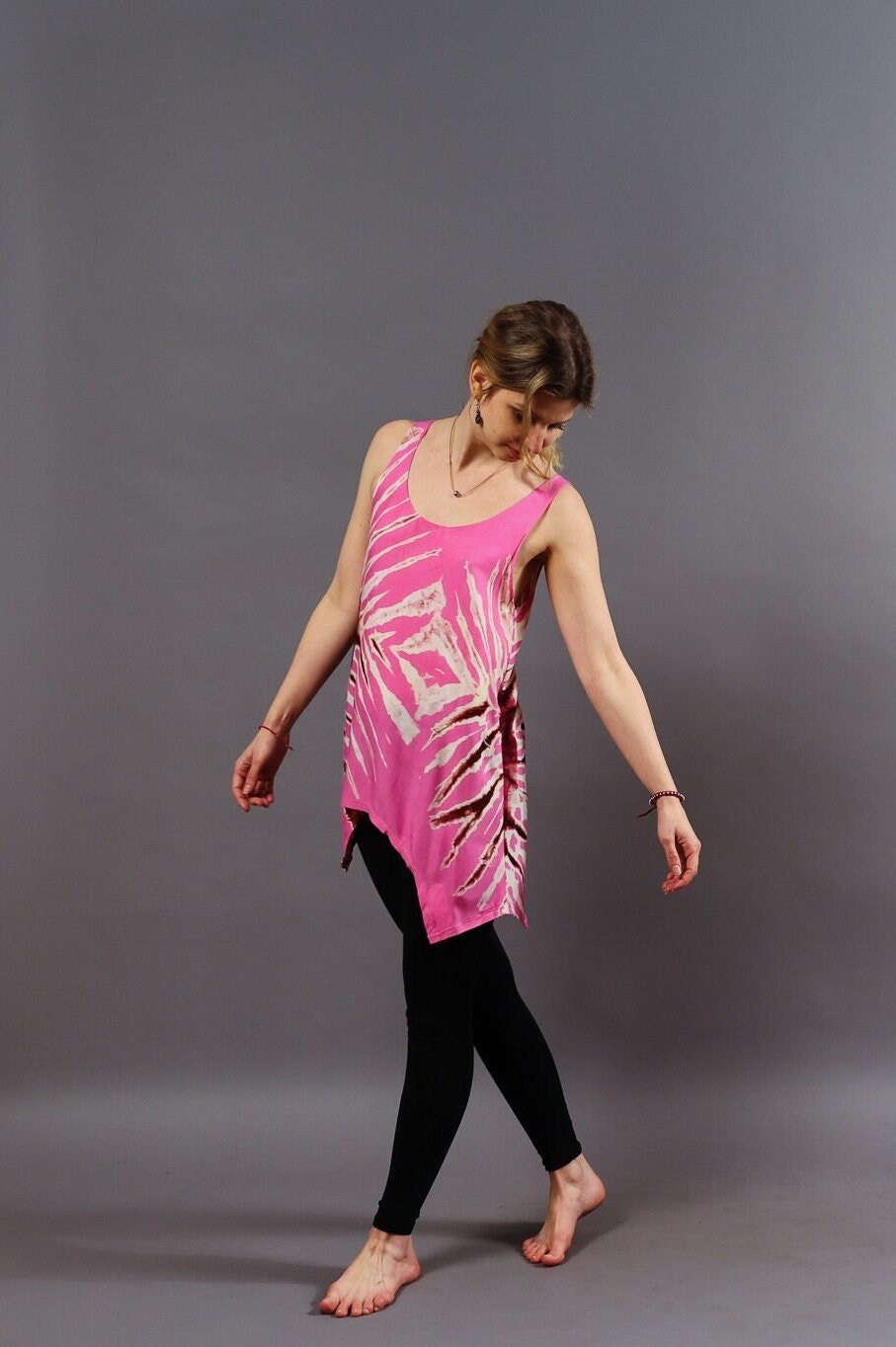 Zipfel-Top "Ayala" - Rosa/Bordeau Batik Hippie Handarbeit -Fair von MaridadiFashionDE