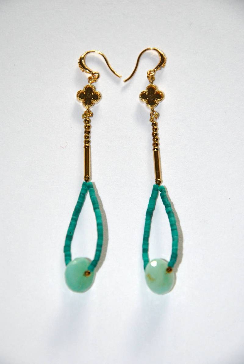 Lange Vergoldete Ohrringe, Türkis, Chrysopras Und Klee von MarieSubirana