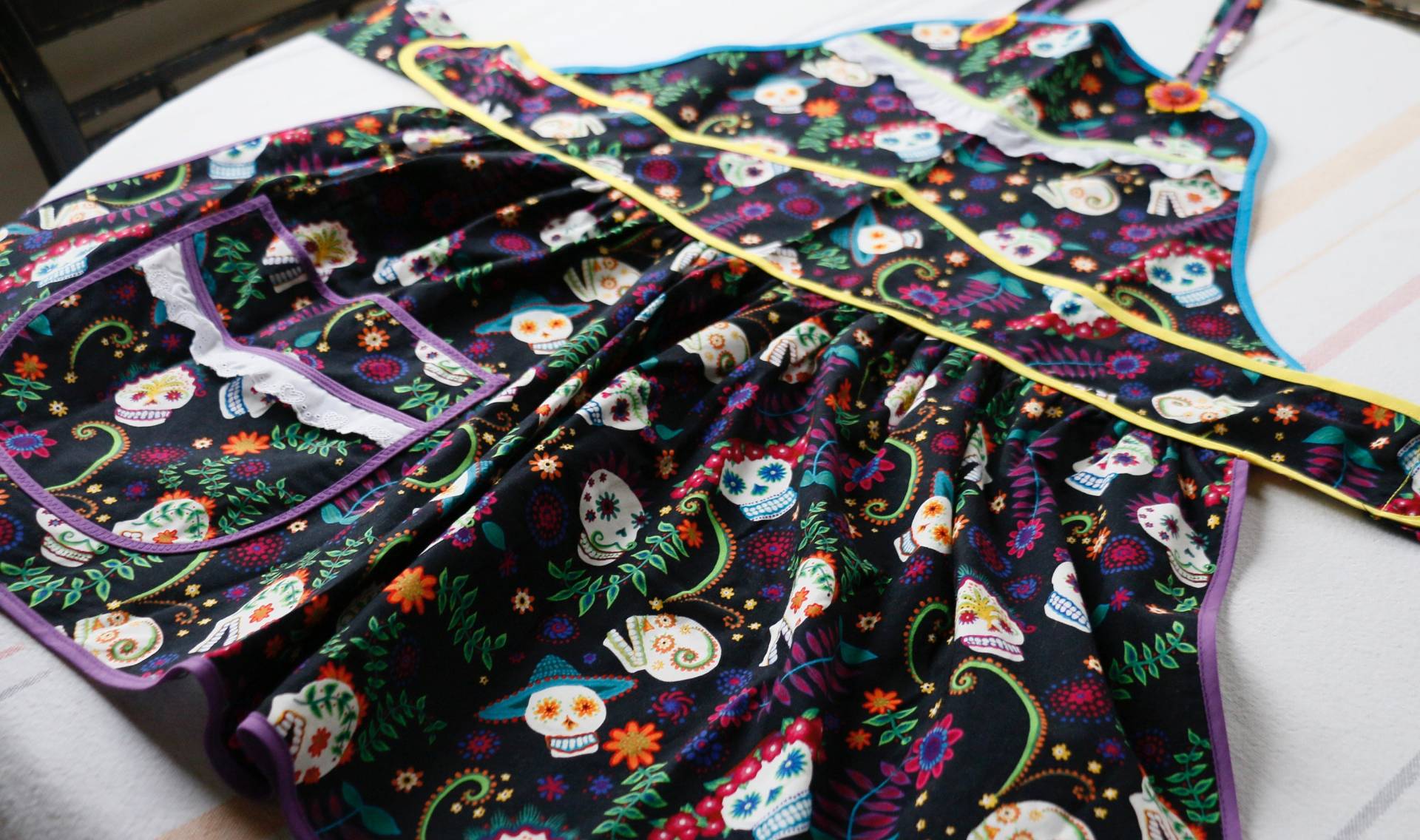 Sugar Skull Schürze Sugar Skull Schürze von MarigoldMoonsArt