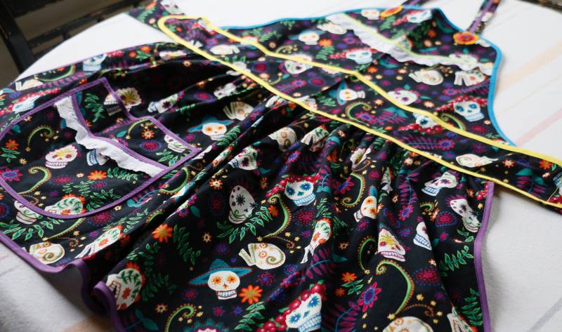 Sugar Skull Schürze Sugar Skull Schürze von MarigoldMoonsArt