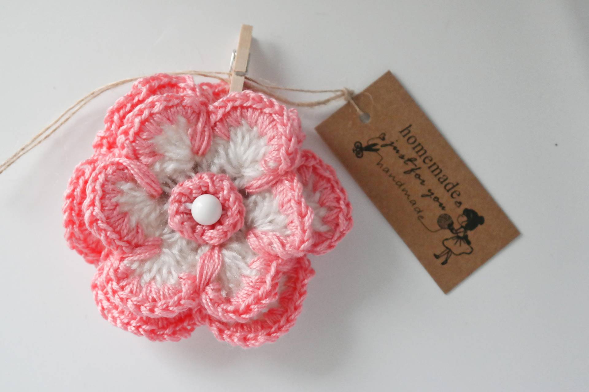 Himbeere Blume - Nur Ein Element Brosche Und Haar-Clip Zur Gleichen Zeit. Das Ideale Geschenk Für Jede Frau, Ehefrau, Mutter Oder Oma Himbeere Blume - Nur Ein Element Brosche Und Haar-Clip Zur Gleichen Zeit. Das Ideale Geschenk Für Jede Frau, Ehefrau, Mutter Oder Oma von MarillaBlankets