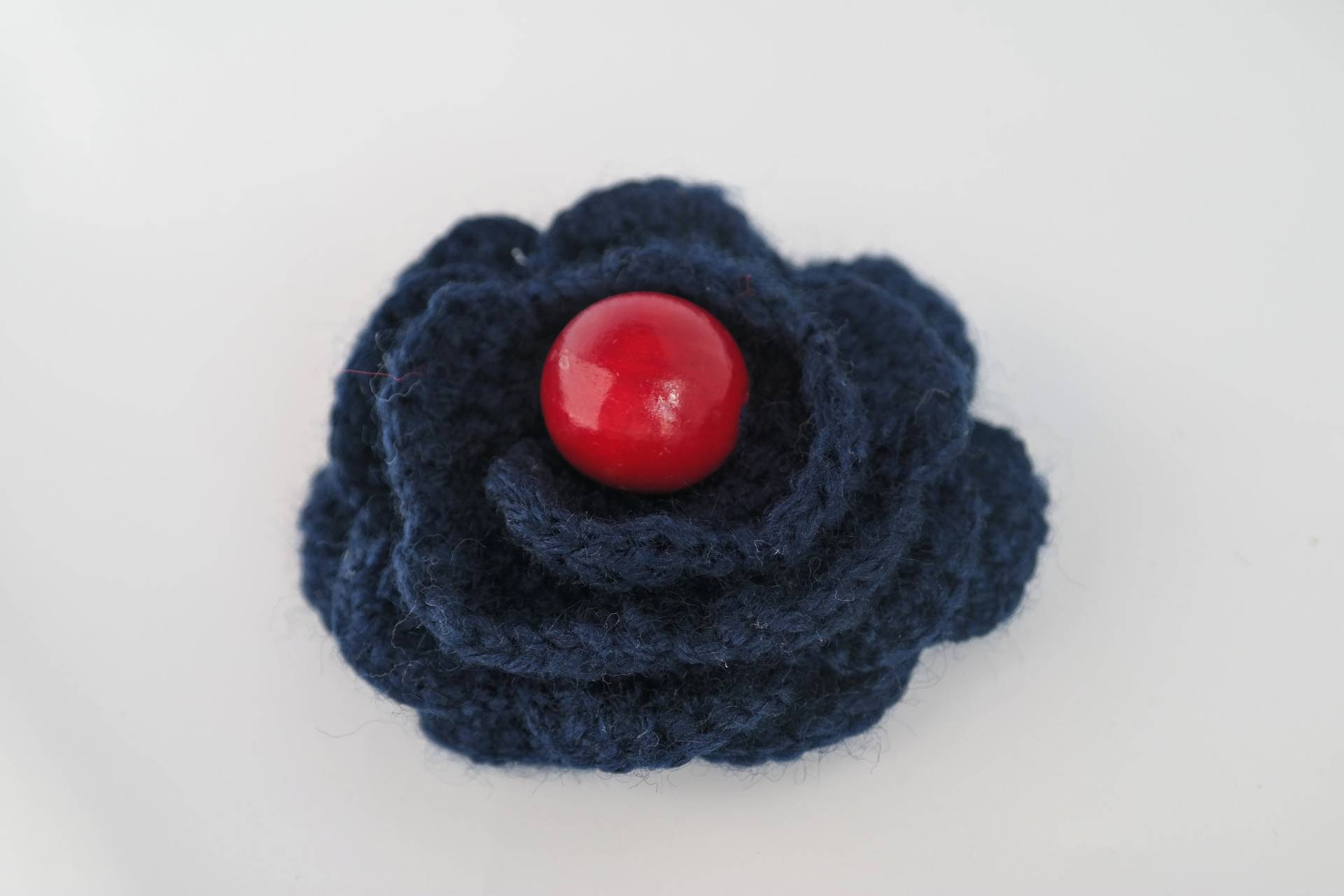 Navy Blue Rose-Haar-Accessoire/Haarband Häkelblume - Nur Ein Element Navy Blue Rose-Haar-Accessoire/Haarband Häkelblume - Nur Ein Element von MarillaBlankets