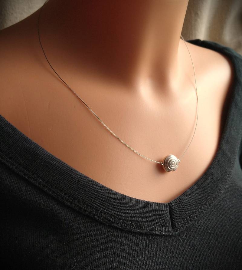 Kleine Kette Mit Silberschnecke Kleine Kette Mit Silberschnecke von MarimaDesigns