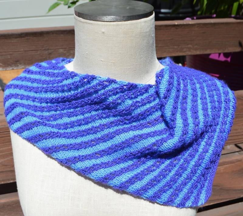 Blauer Schal von MarinJaneKnits