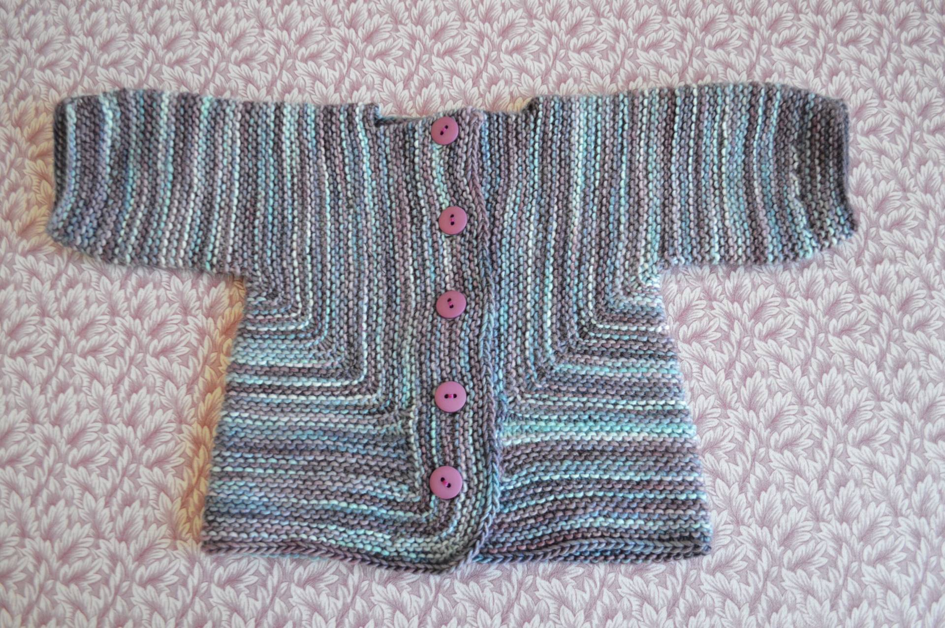Hand Stricken Baby Pullover Hand Stricken Baby Pullover von MarinJaneKnits
