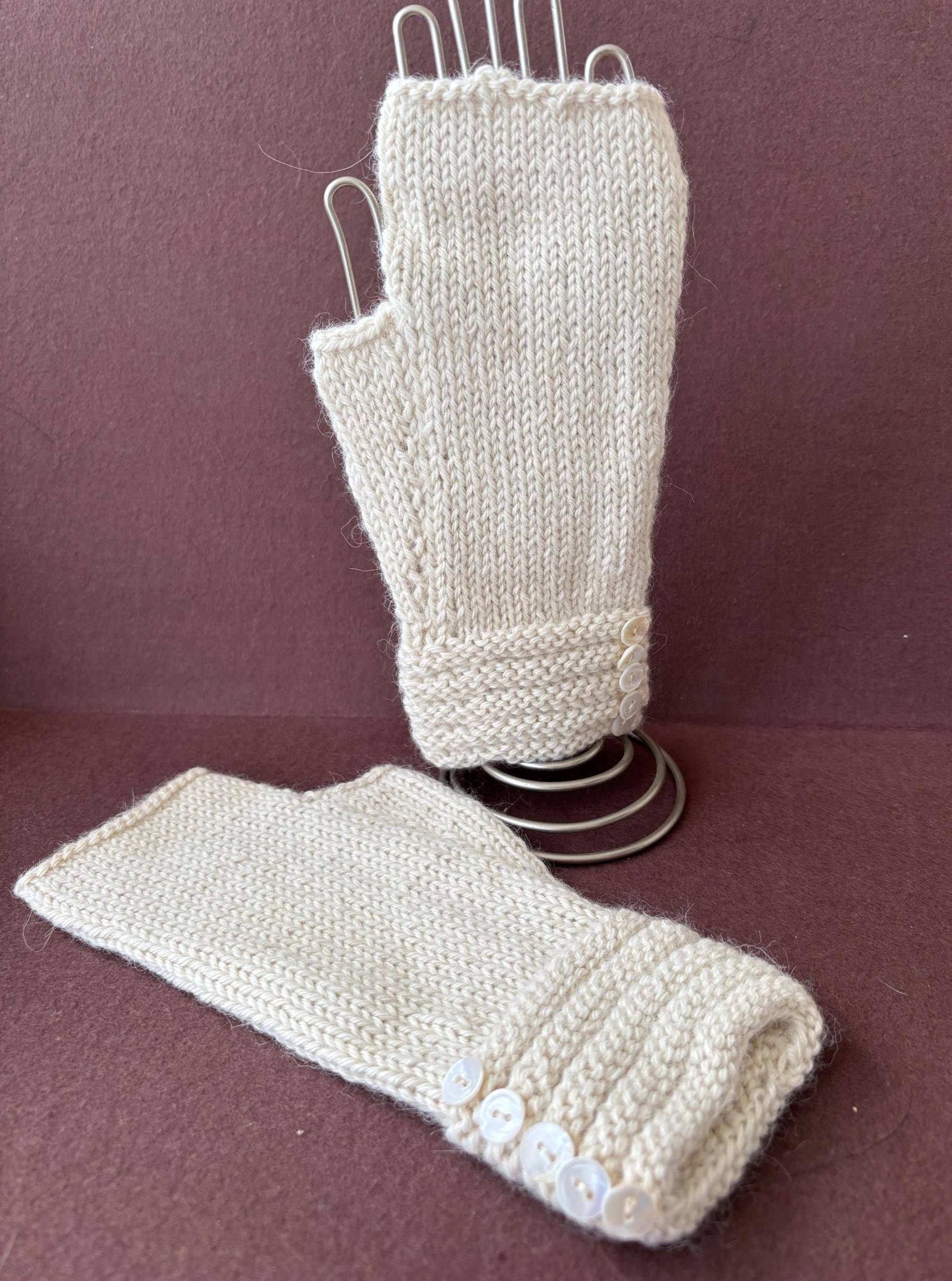 Handgestrickte Fingerlose Handschuhe Handgestrickte Fingerlose Handschuhe von MarinJaneKnits