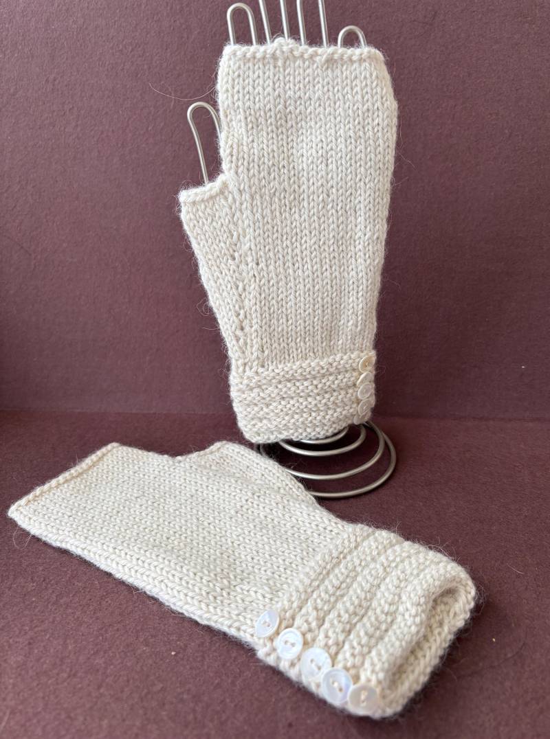 Handgestrickte Fingerlose Handschuhe Handgestrickte Fingerlose Handschuhe von MarinJaneKnits