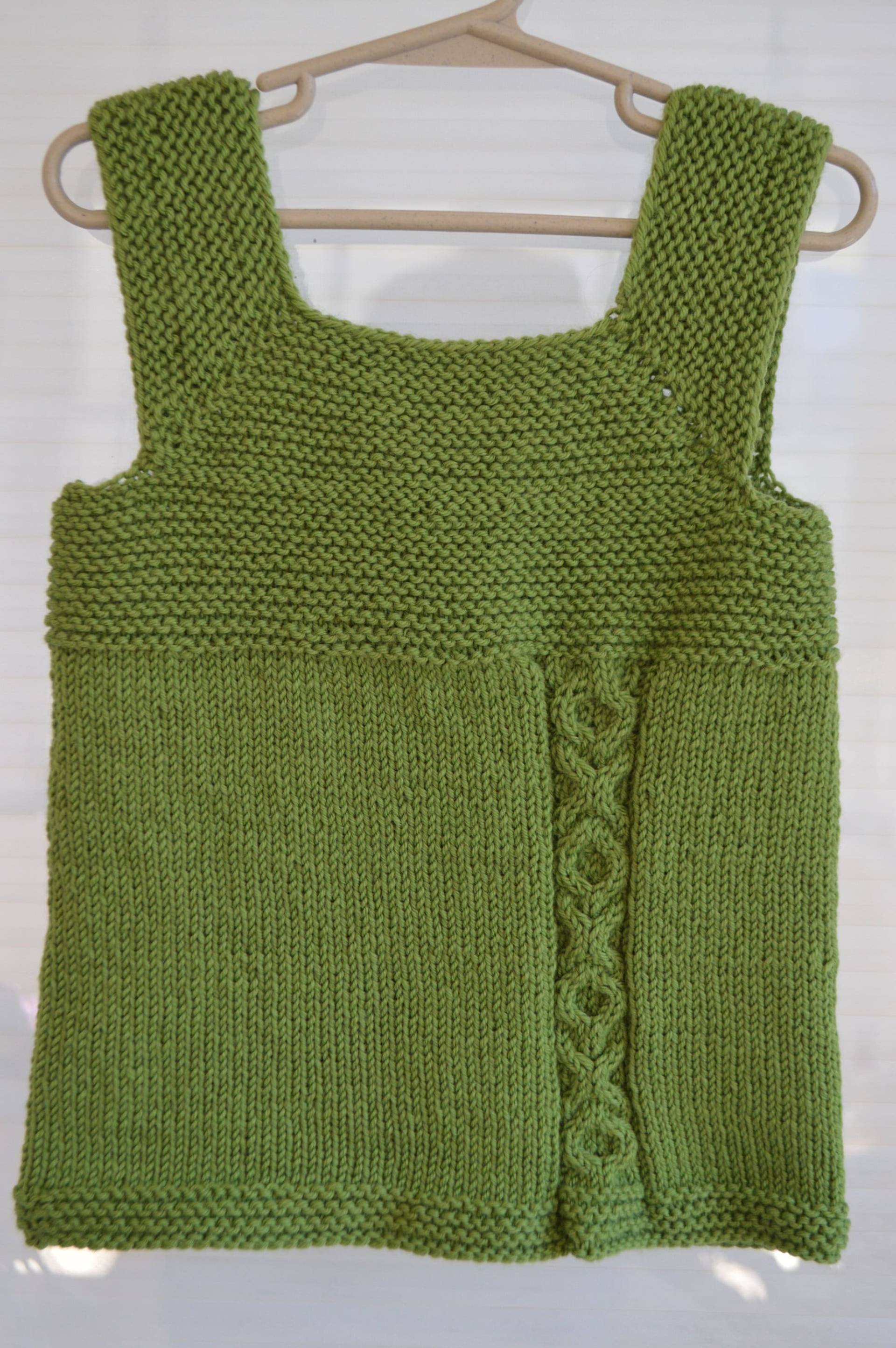 Handgestrickte Kinderweste Handgestrickte Kinderweste von MarinJaneKnits