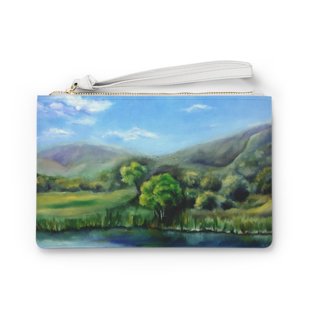 Berglandschaft Clutch Tasche | Grüne Berge Handtasche Damen Portemonnaie Seelandschaft Natur Landschaft von MarinaKozinArtPrints