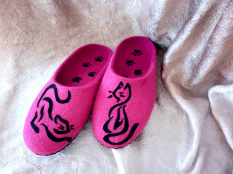 Wolle Gefilzt Katze Haustier Liebhaber Hausschuhe Rosa Fuscia Frauen Schuhe Tier Stil Wildlife Kingdom Geschenk Freundin Frau Ihr Zuhause Clogs von MarinaSheepShop