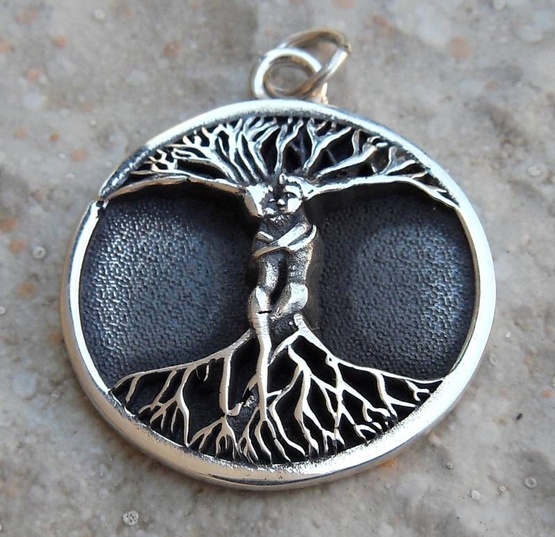 Yggdrasil Baum, Genesis Am Anfang Adam Und Eva Bibel Hölzern Küssend Paar Liebe Handgemachter 3D Anhänger Massiv Sterling Silber 925 von MarinaSilverJewelry