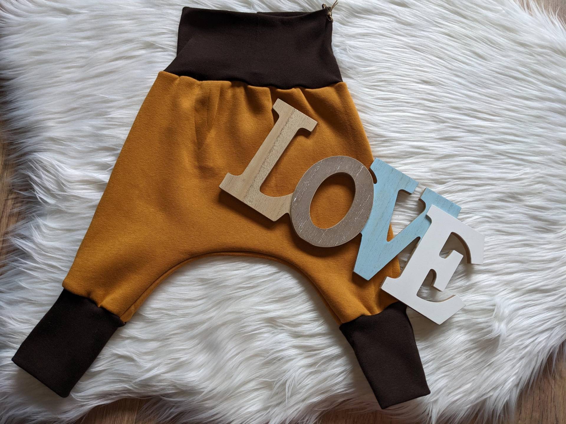 Handmade Pumphose Mitwachshose Warm Winter Fleece Senfgelb Braun Baby Gr. 56 62 68 74 80 86 92 98 104 von Marinakaeferchen