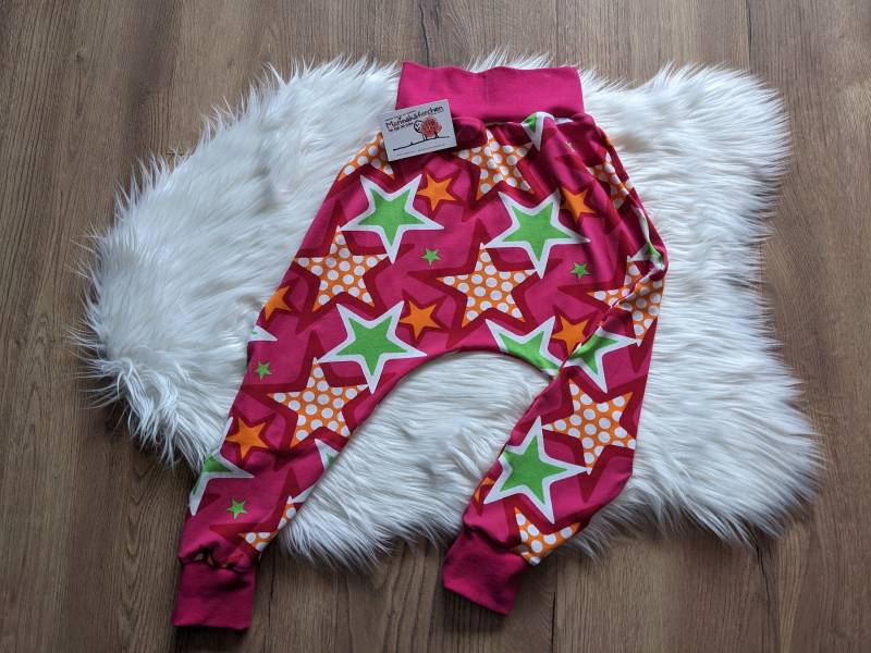 Handmade Pumphose Sterne Pink Jersey Jogginghose Gr. 104 110 116 122 128 134 140 146 152 158 von Marinakaeferchen