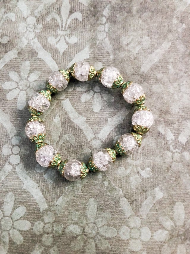 Weiß Und Grün Antik Stil Armband, Glas Perlen Stretch Floral Schickes Abschlussball, Ball Oder Hochzeitsschmuck von MarinasJewelleryShop