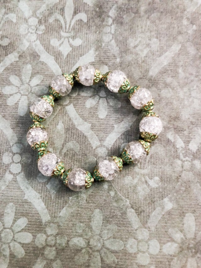 Weiß Und Grün Antik Stil Armband, Glas Perlen Stretch Floral Schickes Abschlussball, Ball Oder Hochzeitsschmuck von MarinasJewelleryShop