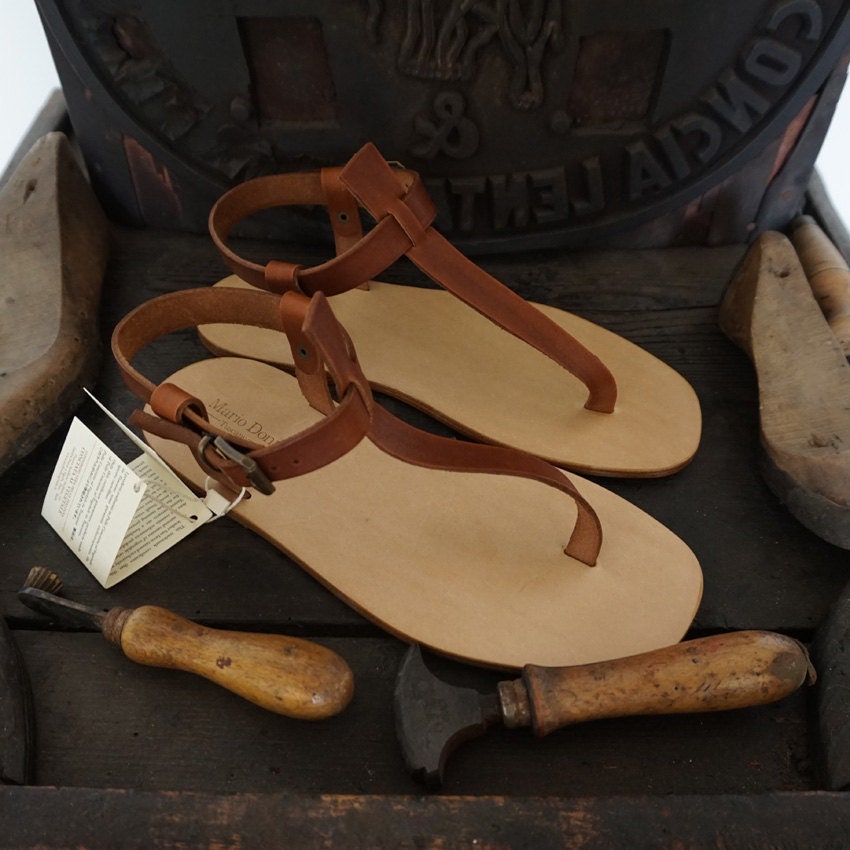 Herren Handgefertigte Sandalen Aus Leder Und Echtem Pflanzenleder von MarioDoni