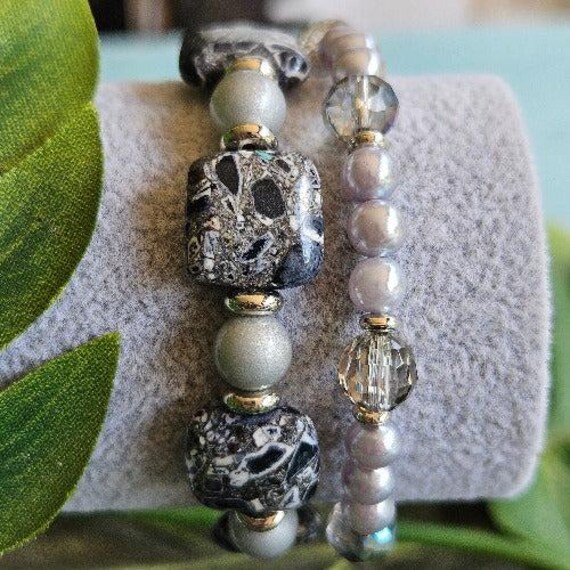 Armbänder Perlen Und Steine Grau von MarioMariani