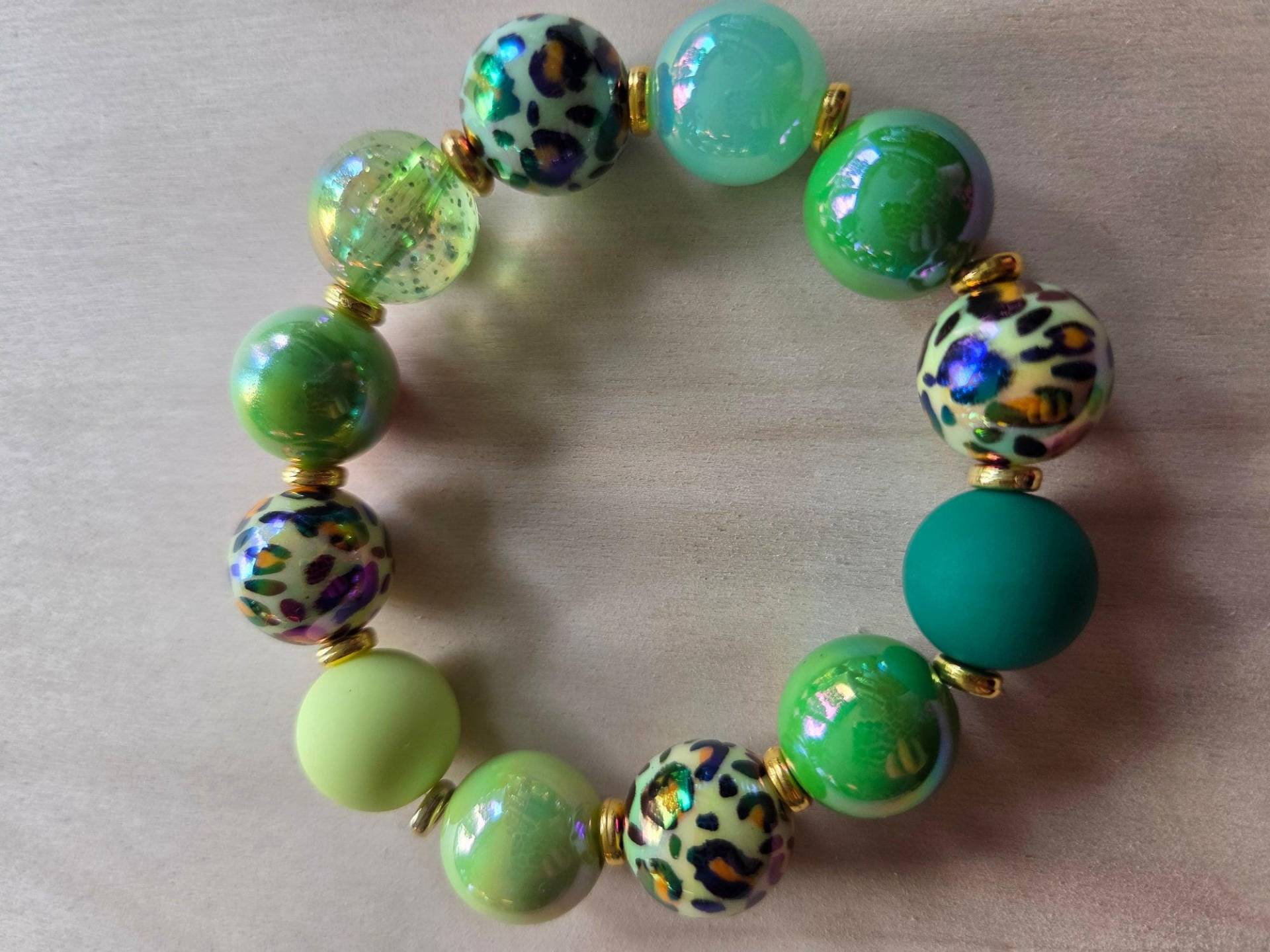 Armband Grüntöne Mit Acryl Uv /Leopard Perlen Armband Grüntöne Mit Acryl Uv /Leopard Perlen von MarioMariani