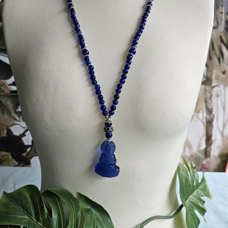 Halskette Dunkelblau Mit Anhänger Buddha Halskette Dunkelblau Mit Anhänger Buddha von MarioMariani