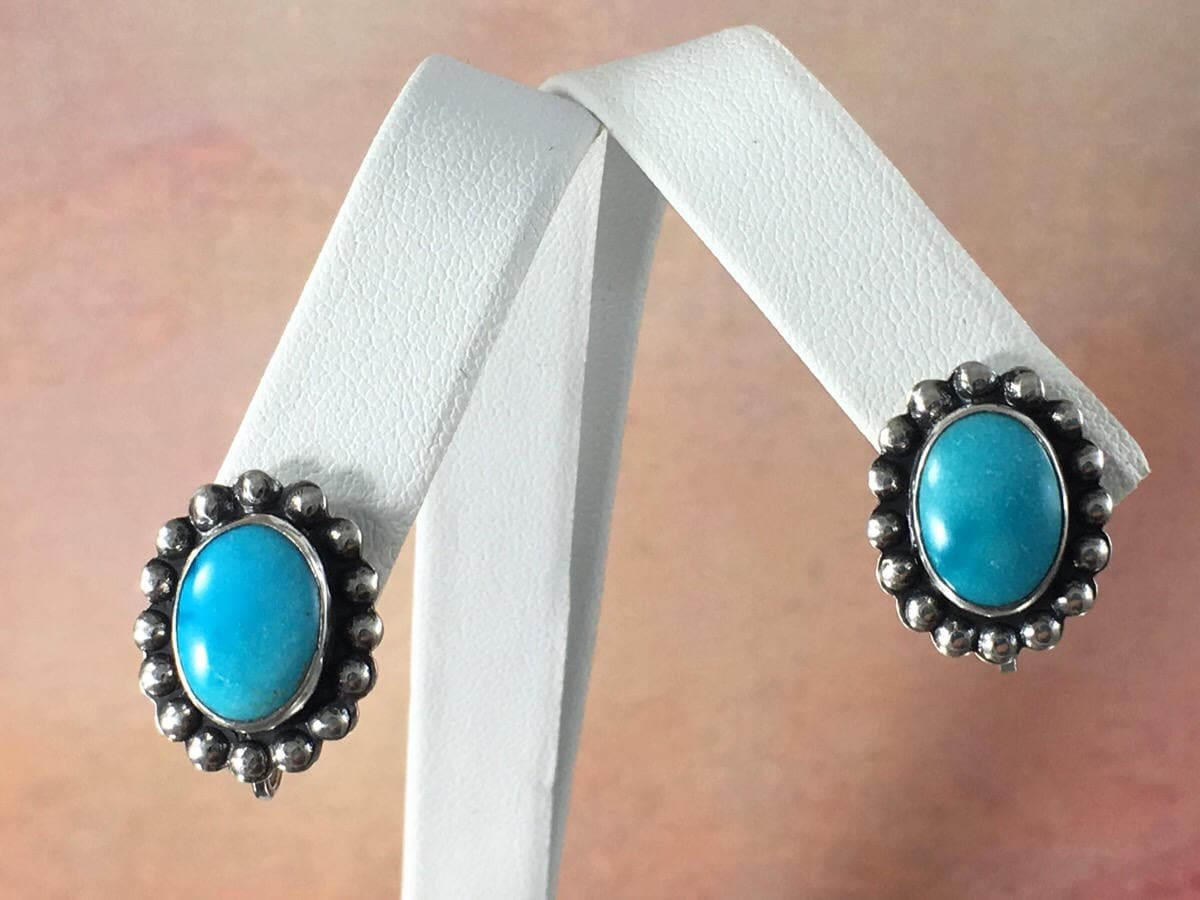 Vintage Türkis Und Sterling Silber Ohrringe Schraube Wieder Tief Blau Oval Geformt Lünette Steine Setzen von MariposaJewelryWorks
