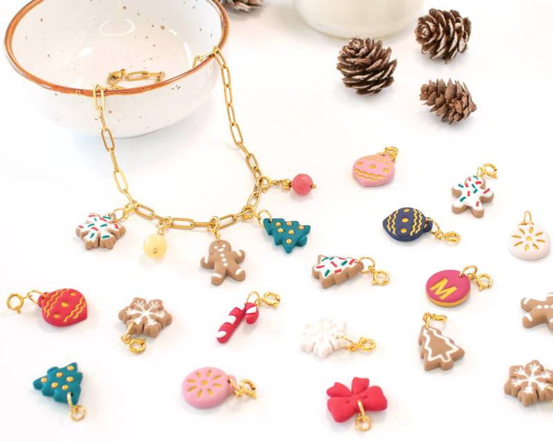 Benutzerdefinierte Weihnachten Multi Charm Halskette, Schmuck Handgemacht, Urlaub Paperclip Halskette 18K Gold Plated, Handgemachte Geschenke Für Sie von MariquillaSandia