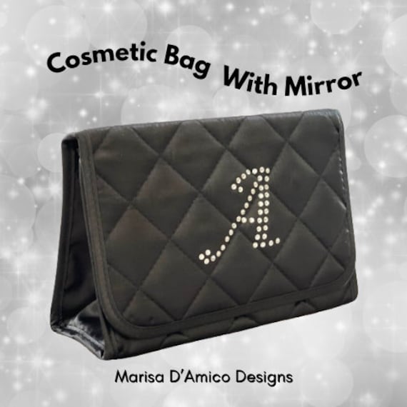 Personalisierte Gesteppte Satin-Kosmetiktasche Mit Spiegel Crystal Rhinestone-Monogramm von MarisaDamicoDesigns