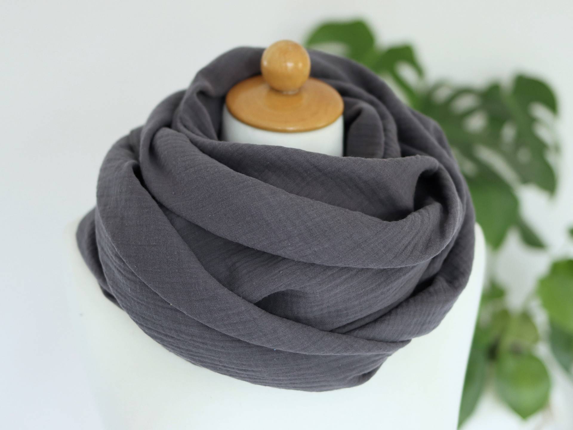 Musselintuch Versch. Größe Für Frauen Und Kinder Schal Halstuch Spucktuch Dunkelgrau Partnerlook Musselin Anthrazit Tuch von MarjasStoffstern