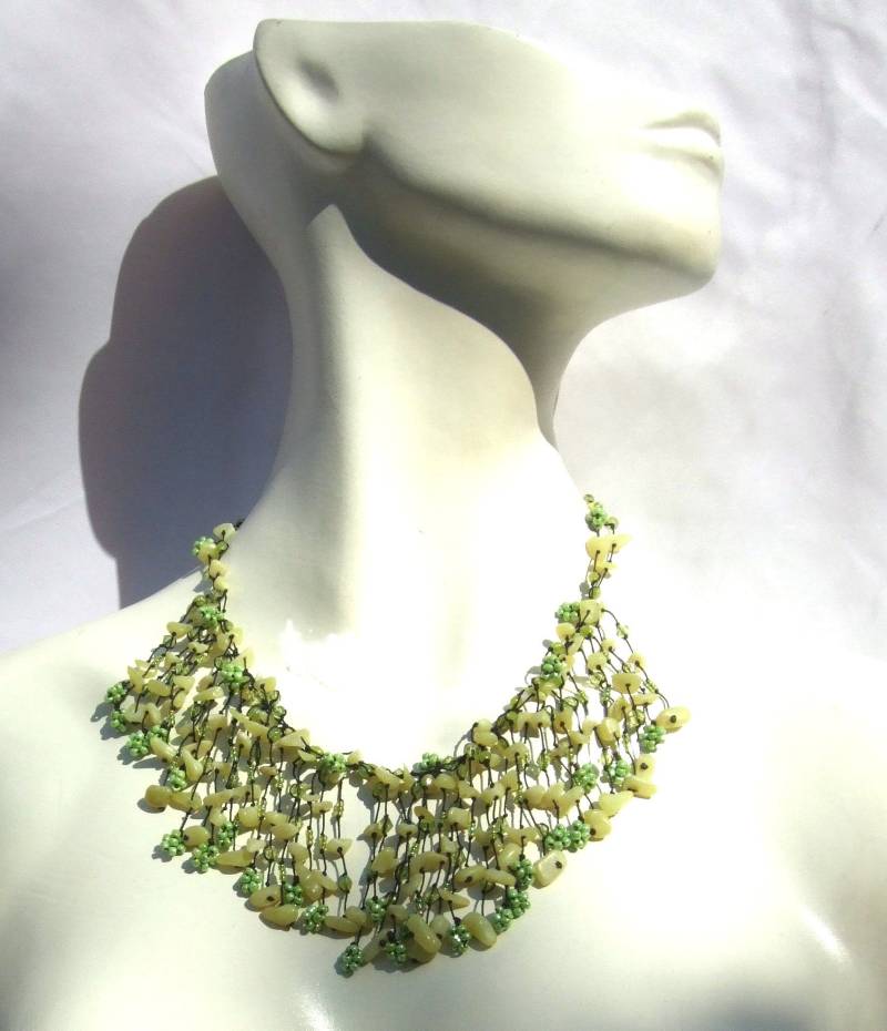 Kette 150x Serpentin Blumen Weite Kaskaden Hellgrün Mermaidcollection Kette 150x Serpentin Blumen Weite Kaskaden Hellgrün Mermaidcollection von Markasitschmuck