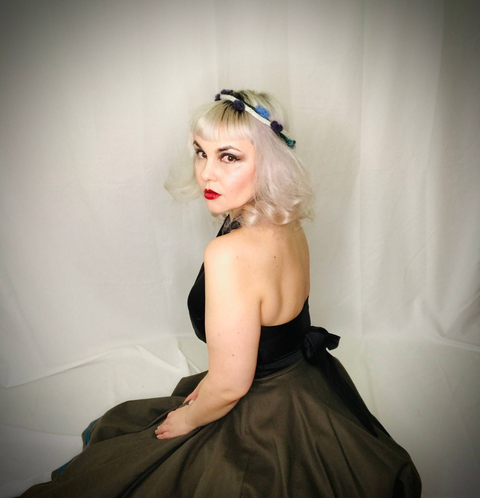 Hand Stricken Kopf Blume Kranz Boho Hippie Haar Band von MarkeedeSews