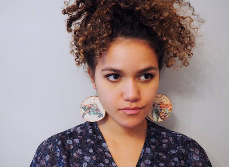 Handarbeit Einzigartige Ohrringe. Holz Schmuck/Farbige Bleistiftzeichnungen. Illustration Von Schildkröten Handarbeit Einzigartige Ohrringe. Holz Schmuck/Farbige Bleistiftzeichnungen. Illustration Von Schildkröten von MarkingsByMillie