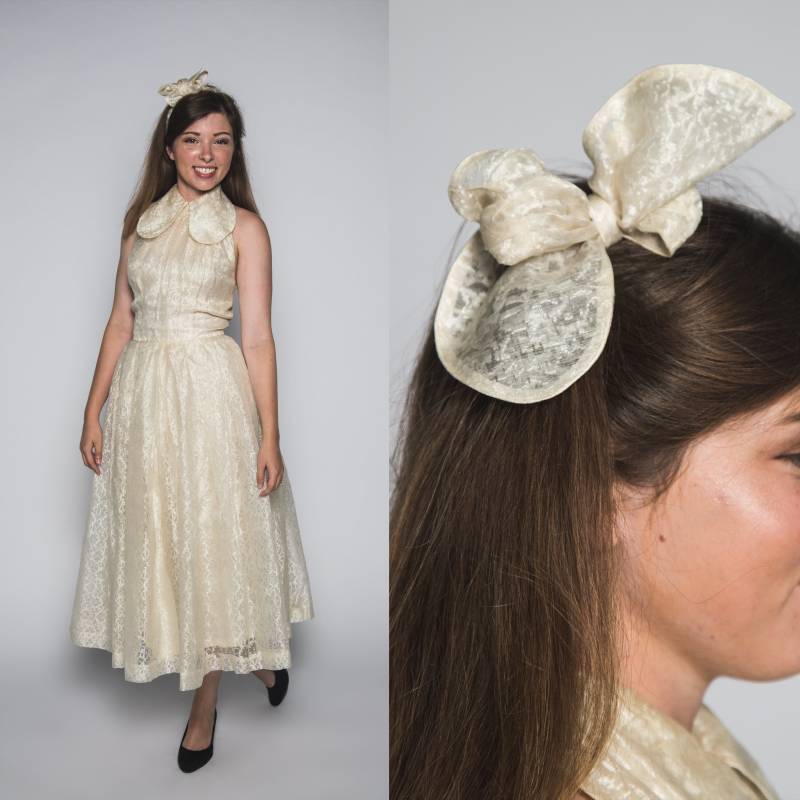 Elegantes 50Er Jahre Sahnehalter Kleid Aus Der Hochzeit - Extra Klein Elegantes 50Er Jahre Sahnehalter Kleid Aus Der Hochzeit - Extra Klein von MarlaStore
