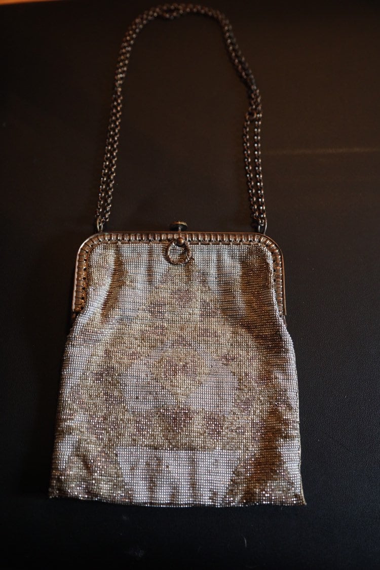 Erstaunliche Art-Deco-Perlentasche Made in France von MarlaStore