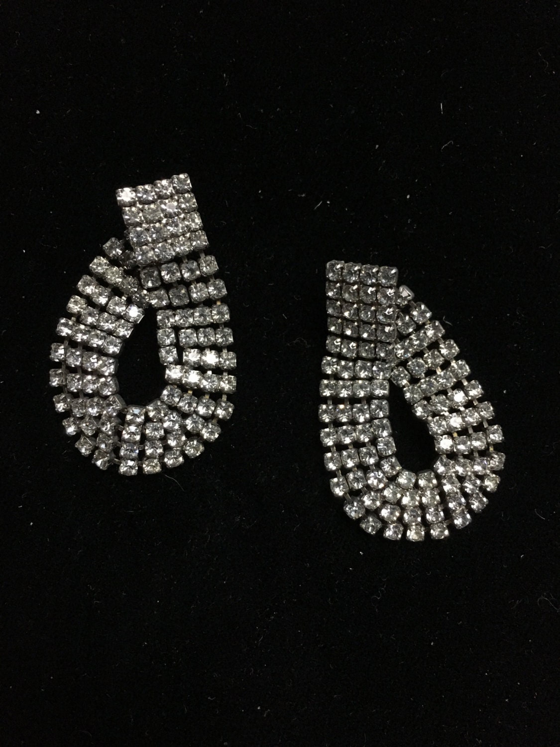 Erstaunliche Dama Signiert Strass Ohrringe, Vorn Und Hinten Schließen Selten Erstaunliche Dama Signiert Strass Ohrringe, Vorn Und Hinten Schließen Selten von MarlaStore