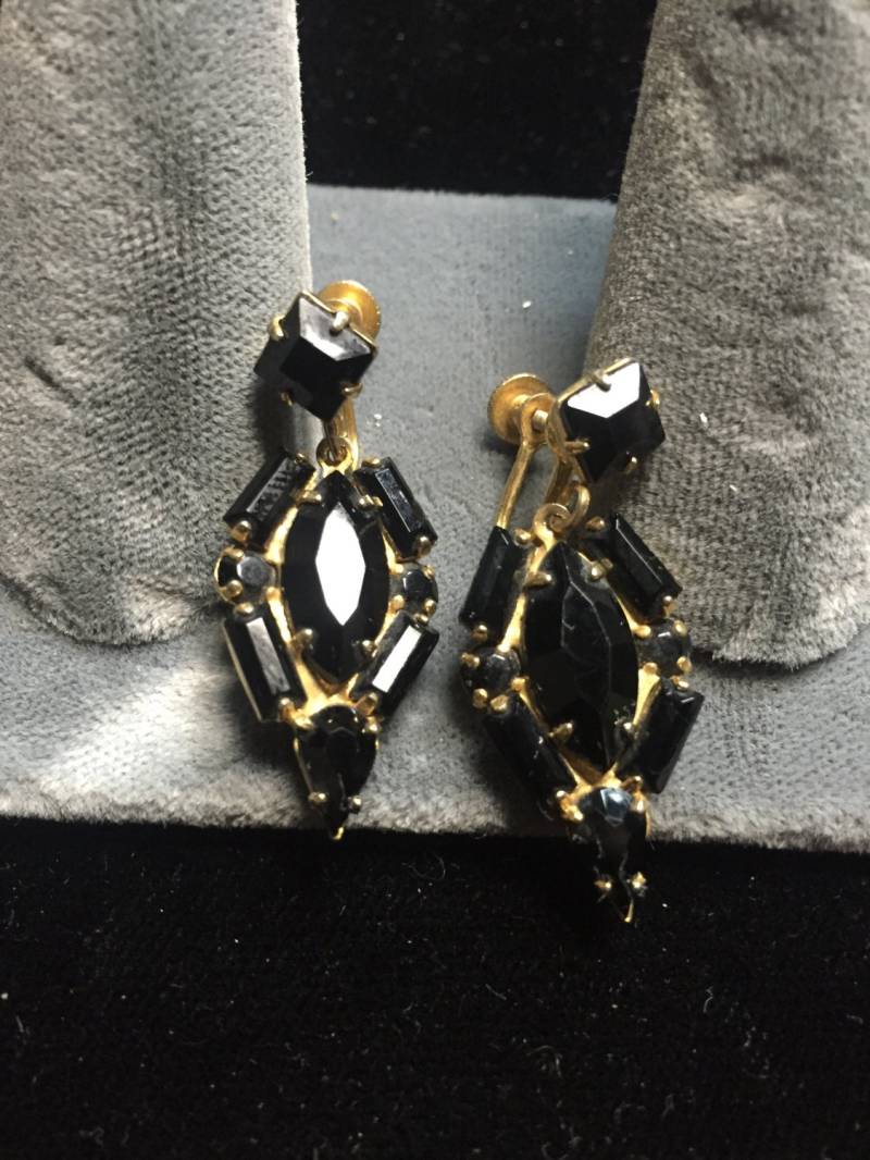 Schöne Art Deco Schwarze Ohrringe Schraubverschluss von MarlaStore
