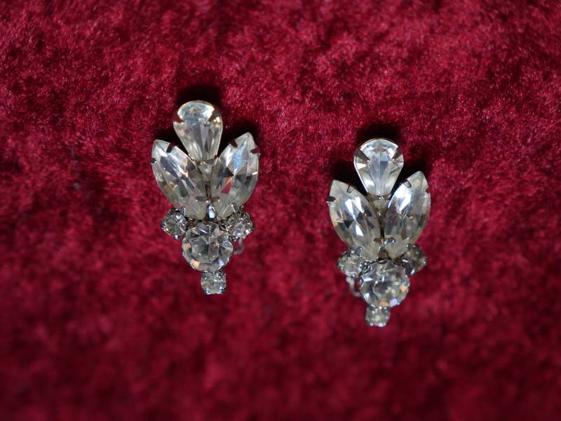 Schöne Hochqualität-Rhinetone Clip On Ohrringe Schöne Hochqualität-Rhinetone Clip On Ohrringe von MarlaStore