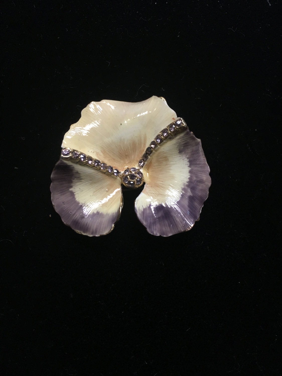 Schöne Weiss Gelb Und Lila Blume Brosche Schöne Weiss Gelb Und Lila Blume Brosche von MarlaStore