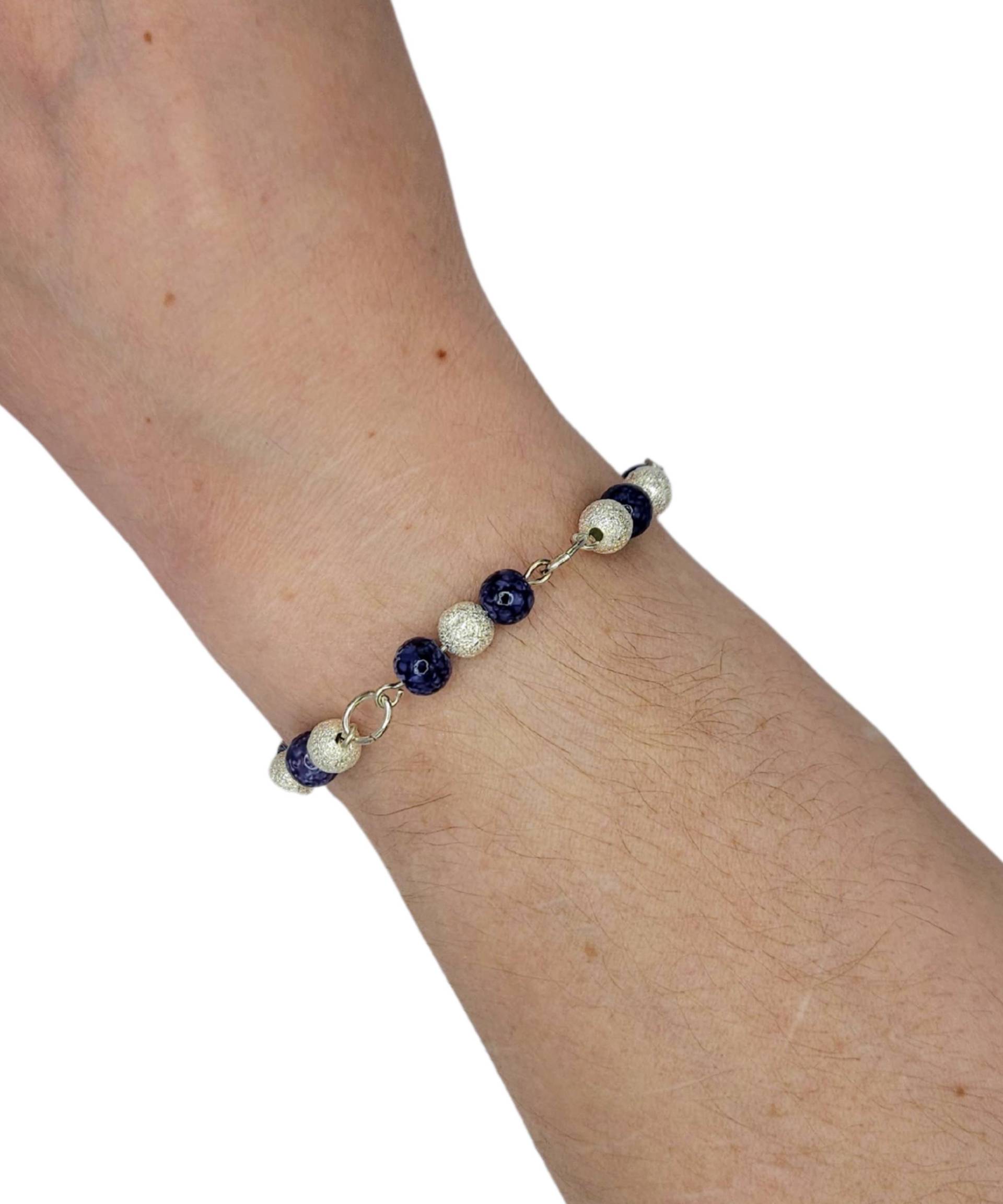 Handgemachte Dunkelblaue Marmor Armband Versilberte Stardust Perlen, Elegante Kette Handgemachte Dunkelblaue Marmor Armband Versilberte Stardust Perlen, Elegante Kette von MarletteLLC