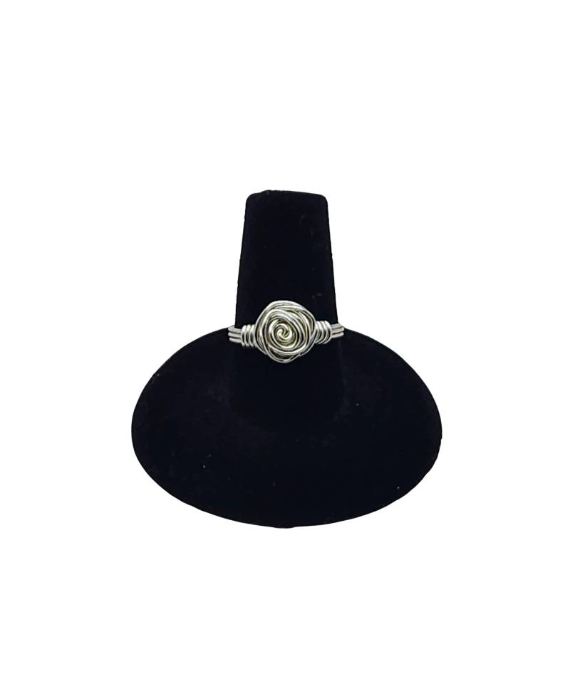 Handgemachter Silber Ring Mit Rose Eleganter Dreifach Schmuck Handgemachter Silber Ring Mit Rose Eleganter Dreifach Schmuck von MarletteLLC