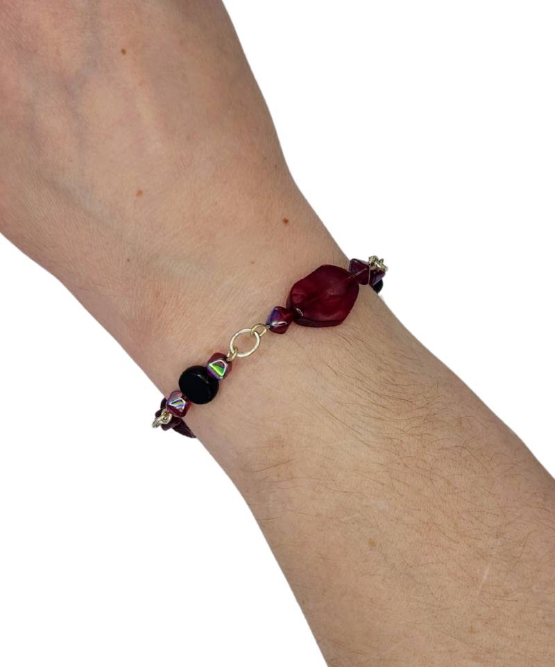 Handgemachtes Rubin Rot Granat Armband Aurora Borealis Perlen Modeschmuck Handgemachtes Rubin Rot Granat Armband Aurora Borealis Perlen Modeschmuck von MarletteLLC