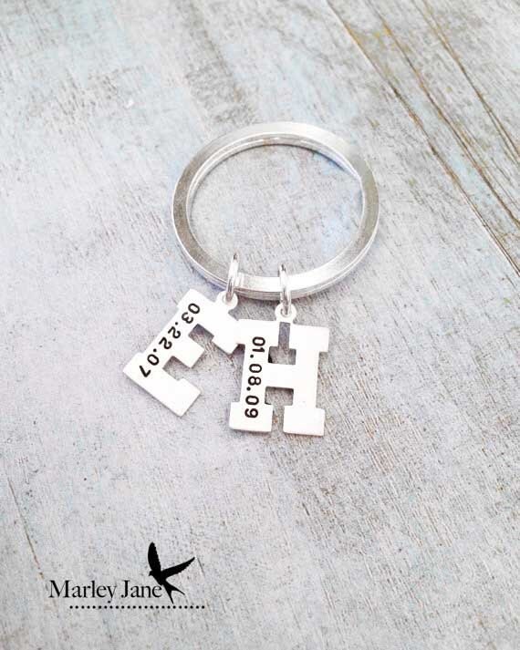sterling Silber Benutzerdefinierte Initialen Schlüsselanhänger Brief Silver Geburtstag Keychain Kinder Mutter Baby von MarleyJaneDotCom