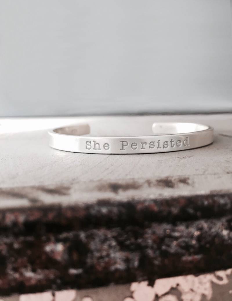 sterling Silber Manschette Armband - Geheime Nachricht Benutzerdefinierte Matt Personalisierte Mutter Kinder Kind Baby Frau von MarleyJaneDotCom