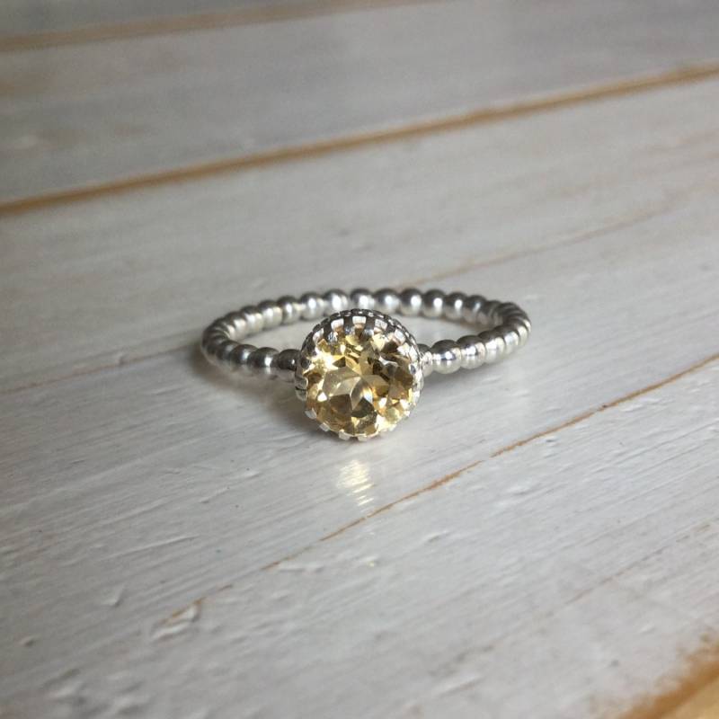 Citrin Stacker Ring, Sterling Silber Und Stein Einzelring Mit Perlen Band, Sollitaire Ring Citrin, Gelber Edelstein, Stapler von MarliesWhite