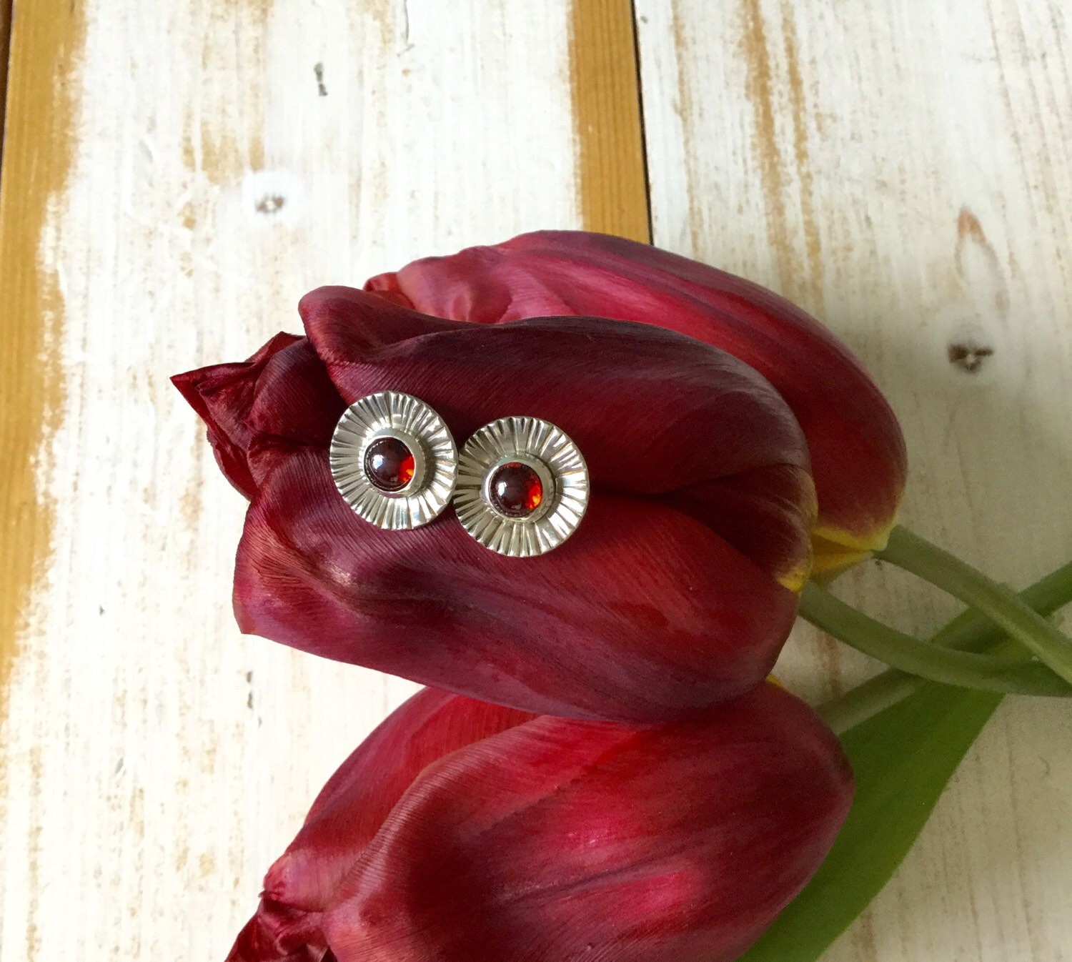 Granat Ohrstecker, Runde Scheibe Ohrringe, Sterlingsilber Bolzen, Set Ohrringe Mit Cobochon Granate von MarliesWhite