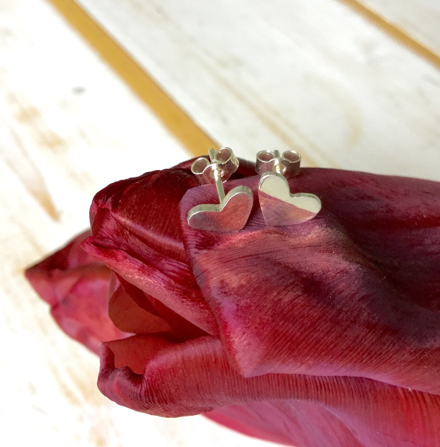 Herz-Ohrstecker, Sterling Silber Herz Ohrstecker, Ohrstecker Poliert Mattiert von MarliesWhite