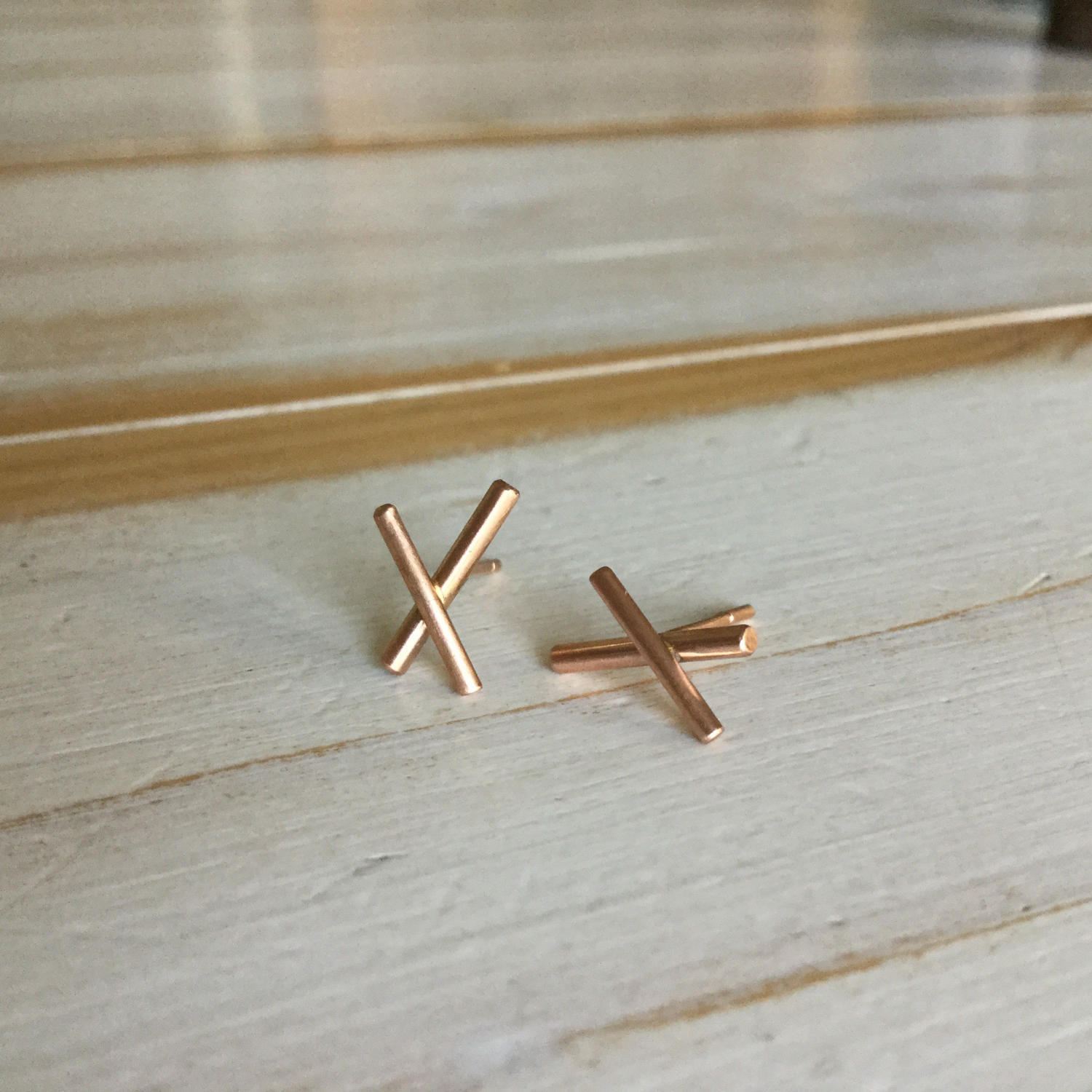 Rose Gold Ohrstecker Kreuz Ohrstecker, X Bolzen, Nieten 14Ct Rotgold von MarliesWhite