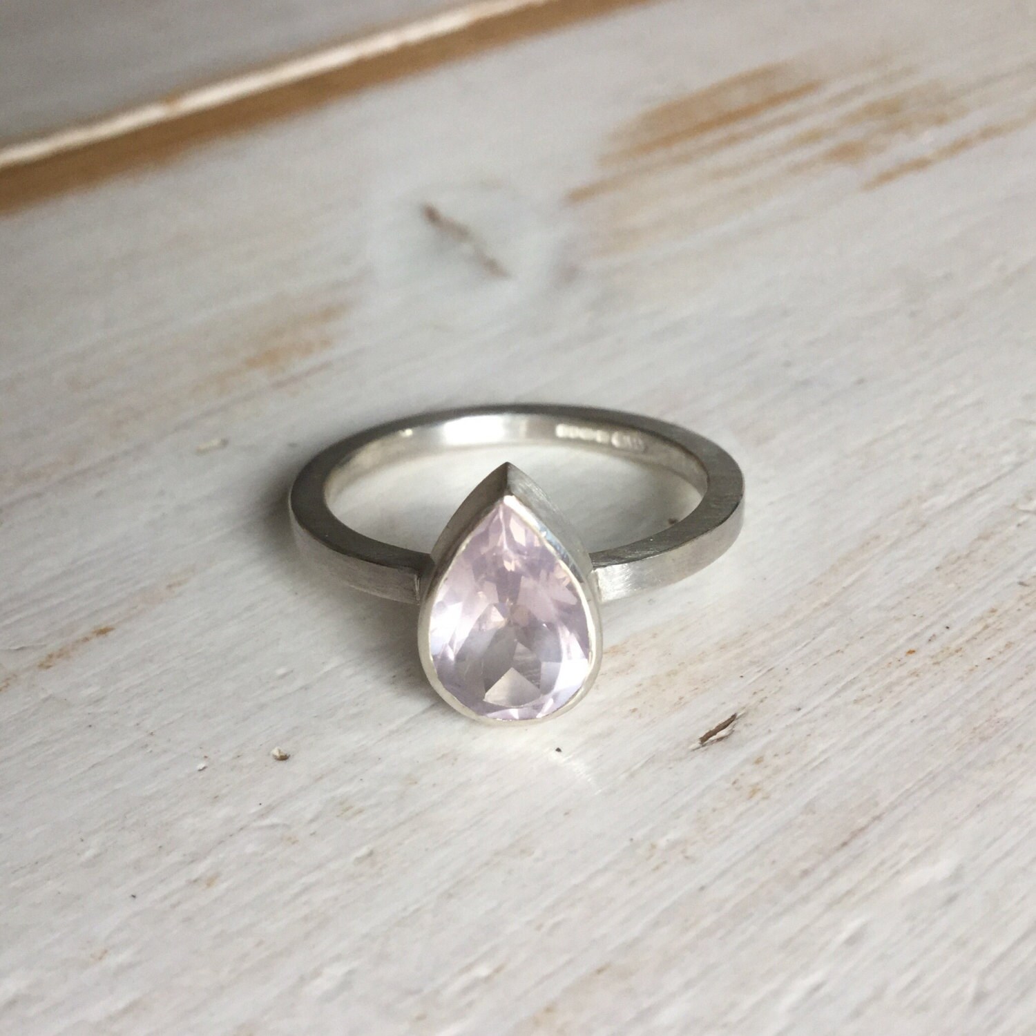 Rose Quartz Birne Ring, Rosenquarz Silberring, Sterlingsilber Ring Set Mit Einer Birne, Weiche Rosa Edelstein-Ring, Blass von MarliesWhite