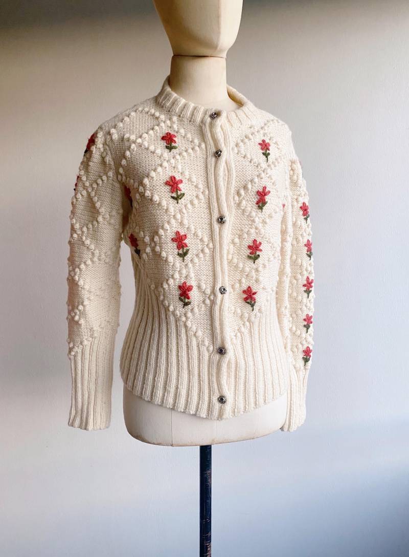 Handgemachte Vintage Trachten Jacke Aus Wolle Mit 3D Blüten Pom Design, Größe S von MarmellataVNTG