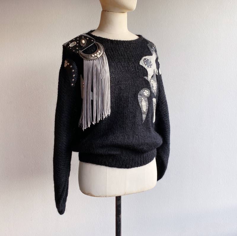 Vintage 80Er Jahre Statement Pullover Mit Silberner Mond-Applikationen, Strass Und Fransen von MarmellataVNTG