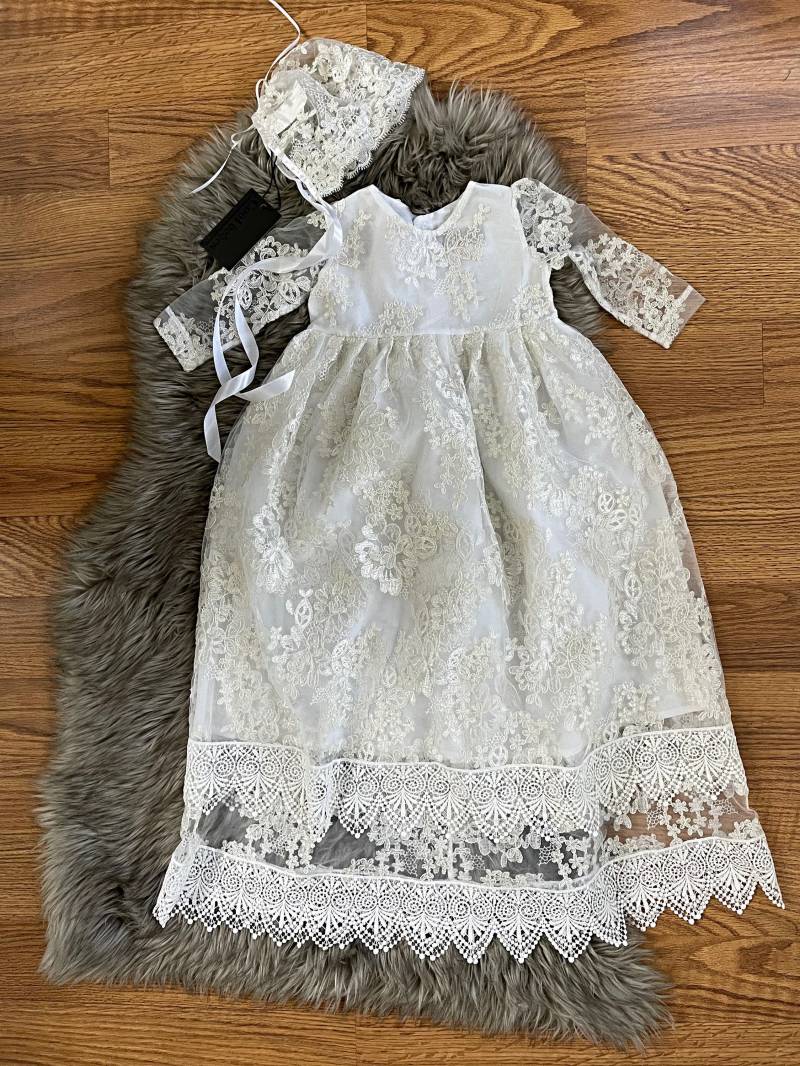 Eileithyia Zweilagiges Spitzenkleid, Taufkleid, Elfenbein Spitzensegnungskleid, Spitzentaufe, Widmung Eileithyia Zweilagiges Spitzenkleid, Taufkleid, Elfenbein Spitzensegnungskleid, Spitzentaufe, Widmung von MarougeCollection