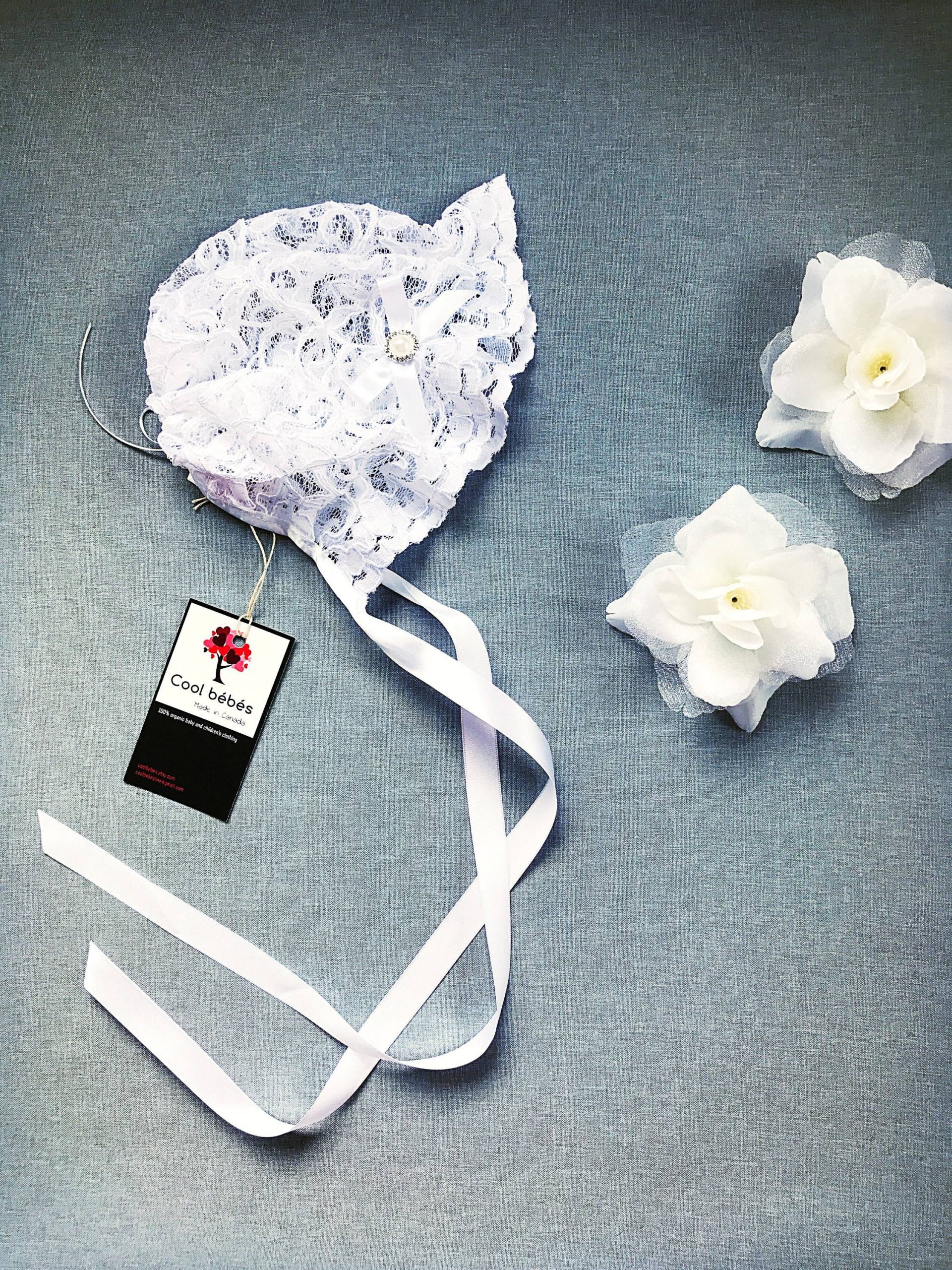 Venus Weiße Spitze Taufhaube, Spitzen Haube, Taufe Haube Für Besondere Anlässe, Fotografie Mädchenhaube, Säuglingshaube Venus Weiße Spitze Taufhaube, Spitzen Haube, Taufe Haube Für Besondere Anlässe, Fotografie Mädchenhaube, Säuglingshaube von MarougeCollection